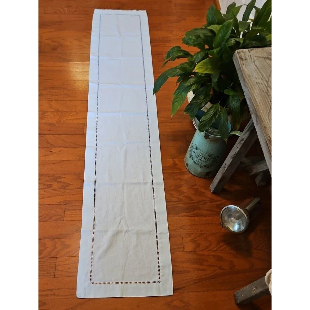 Unbranded fabric pre